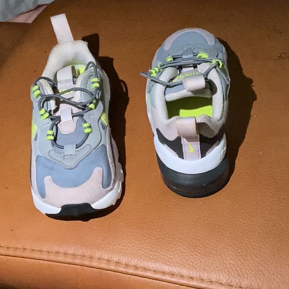 Kids Athletic Shoes - Gray and Neon Green - Picture 4 of 6